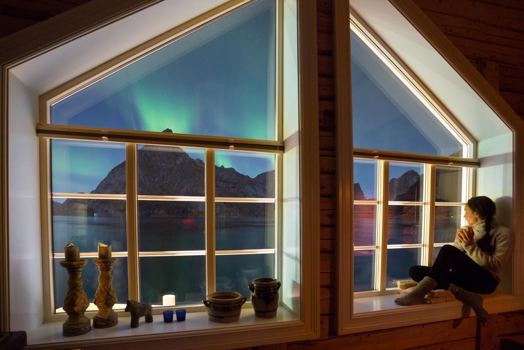 The Famous Yellow House Reine Bagian luar foto